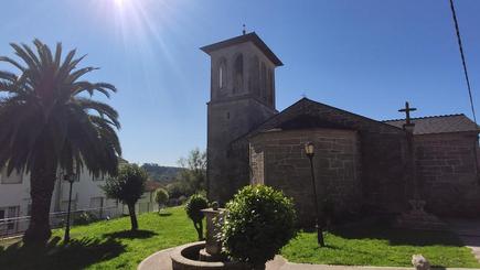 Romanische Kirche in Galizien auf der Pilgerwanderung nach Santiago de Compostela