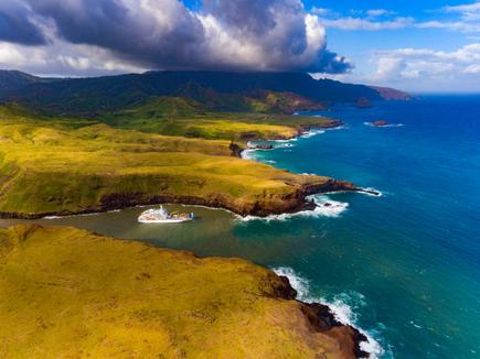 Vogelperspektive der Marquesas Insel Ua Huka in Französisch Polynesien auf Südsee Kreuzfahrt mit der Aranui 5