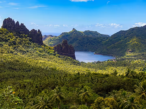 Tropische Landschaft auf der Insel Nuku Hiva
